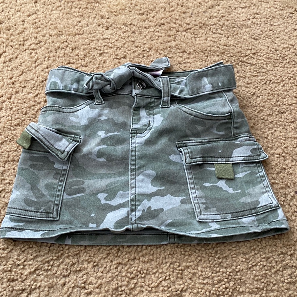 Little girls justice jeans. Skirt size 6 used